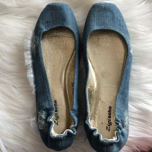 Distressed Denim Zigi Soho Flats Size 6